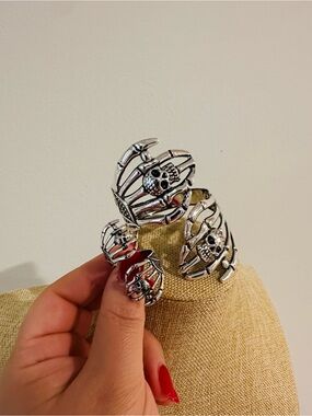 Fashion Jewelry Silver Skull Cage Bracelet with Ring Set